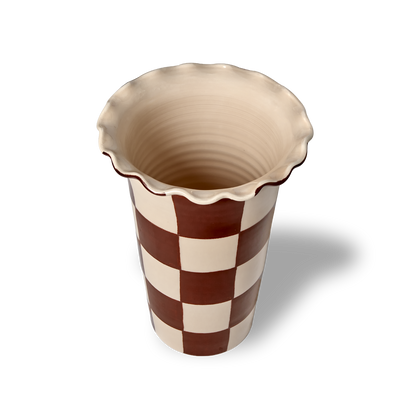 Wavy Edge Chess Ivory/Brown Vase